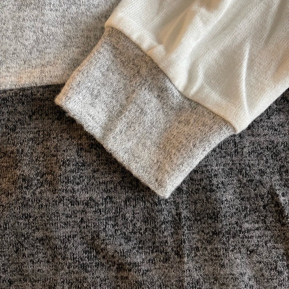 Color Block Tunic - Picture 3 of 7